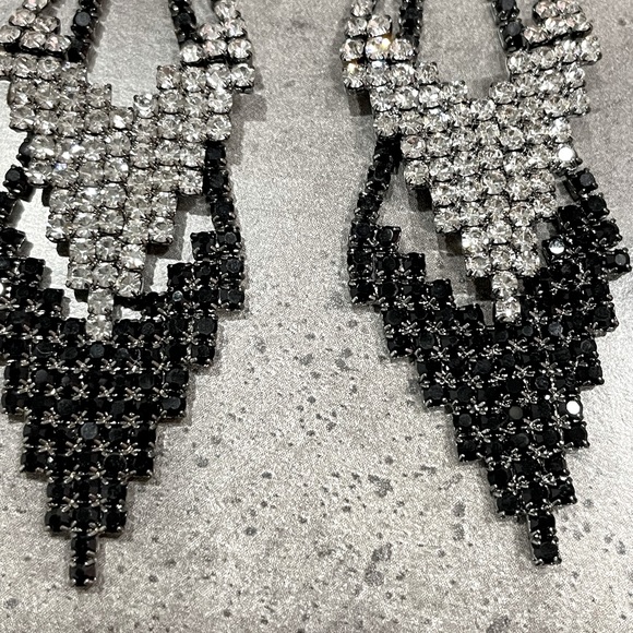 Vintage Dangle stud diamond like earrings - Picture 2 of 3